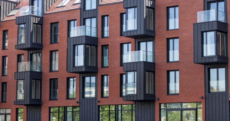 Axa ultima la compra de 800 viviendas en alquiler a una socimi de Blackstone