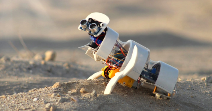 Este robot transforma desiertos en zonas verdes y funciona sólo con energía solar