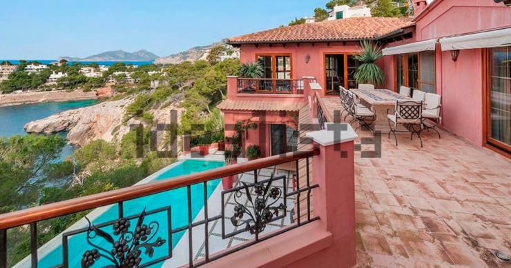 Una espectacular villa de estilo Marrakesch y vistas al mar, en venta en Mallorca por 15 millones