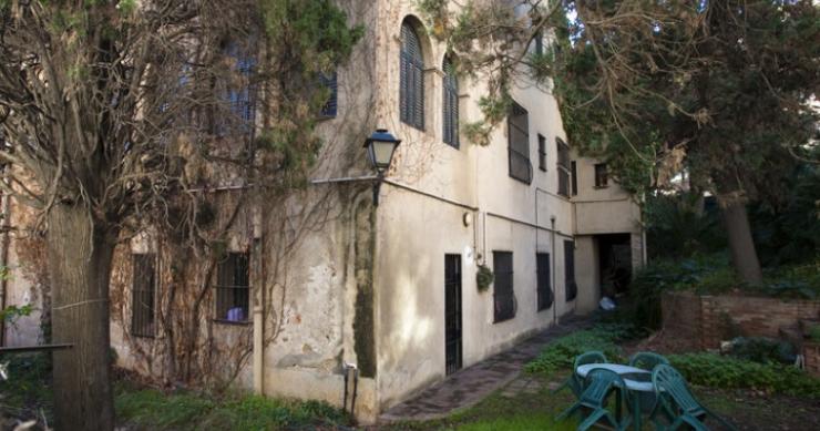 Barcelona transformará Can Garcini, una de las últimas masías del Guinardó, en un centro para mayores