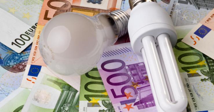 Qué consume menos a la hora de encender la luz en casa