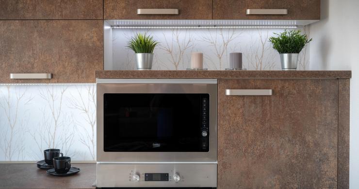 Cómo desmontar la puerta del horno para limpiarlo en profundidad