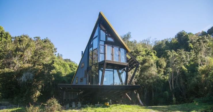 Una cabaña prefabricada que se puede montar en cualquier lugar y respeta el medio ambiente