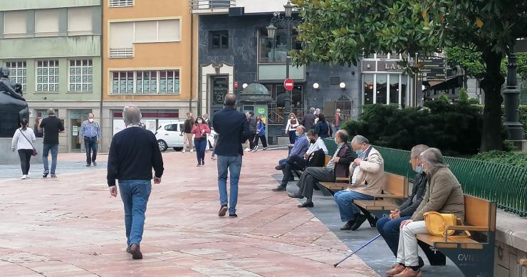 La confianza del consumidor alcanza en abril su mayor alza mensual de la historia pese a la guerra