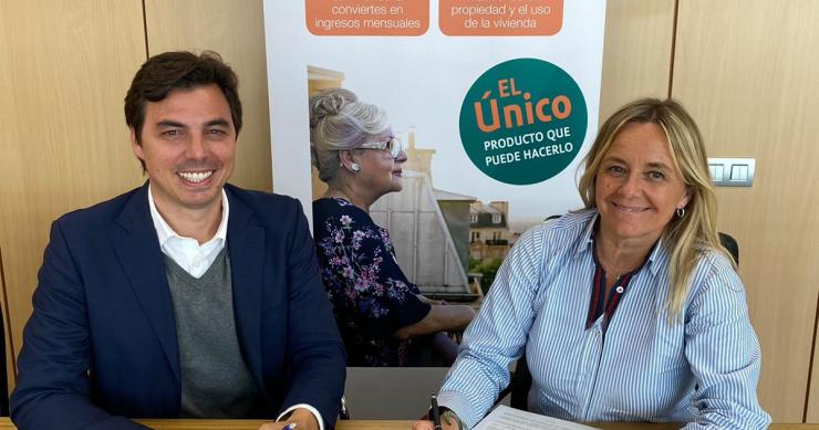 Mas Vida comercializará la hipoteca inversa de Caser Seguros El fundador y gerente de Mas Vida, Julián Franco Mena, y la directora de Hipoteca Inversa de Caser, Nuria López