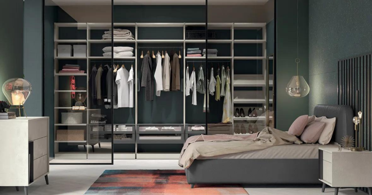 armario en una habitación