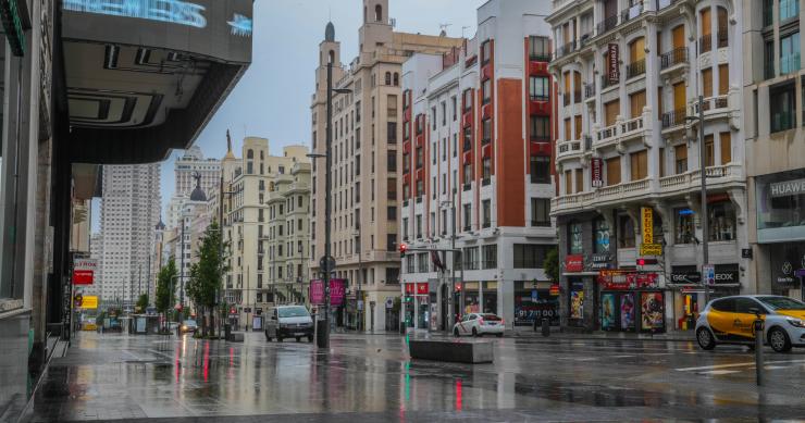 Más ventas de casas, alza moderada de precios y dudas: así afrontan 2022 las inmobiliarias 