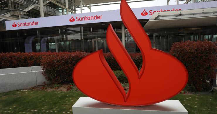 Banco Santander lanza un servicio para ayudar a mejorar la eficiencia energética de las casas