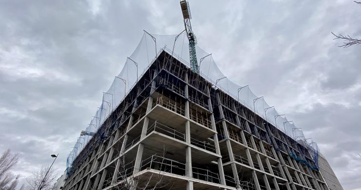 Edificio de viviendas en construcción 