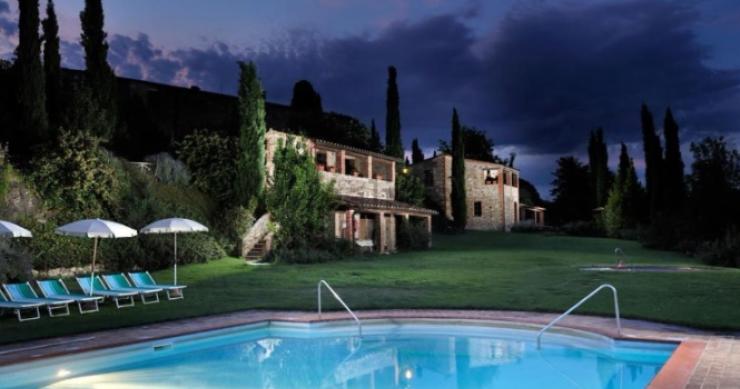 Una antigua aldea italiana se vende como complejo turístico y plató de cine por 13 millones