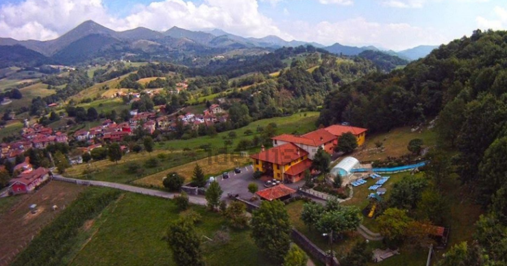 A la venta por 2,2 millones un bonito hotel rural con spa y vistas a los Picos de Europa