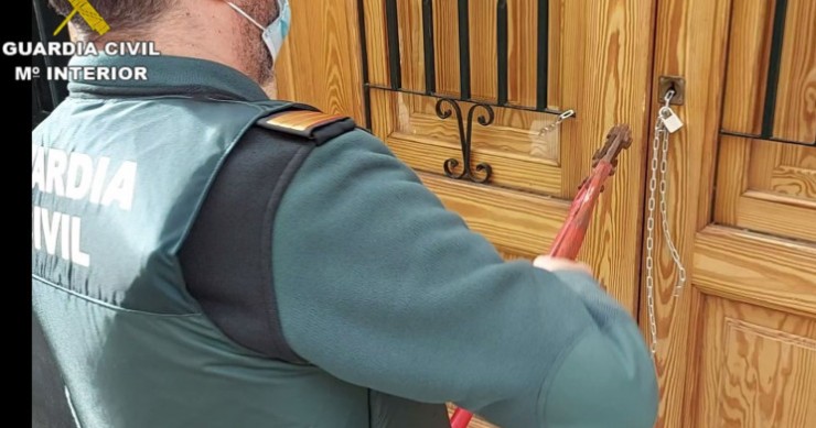 Actuació de la Guàrdia Civil contra l'ocupació d'habitatges a València