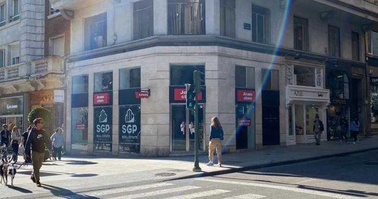 El ‘retail’, más allá de Madrid y Barcelona: Natura releva a Levi’s en el ‘prime’ de Santander