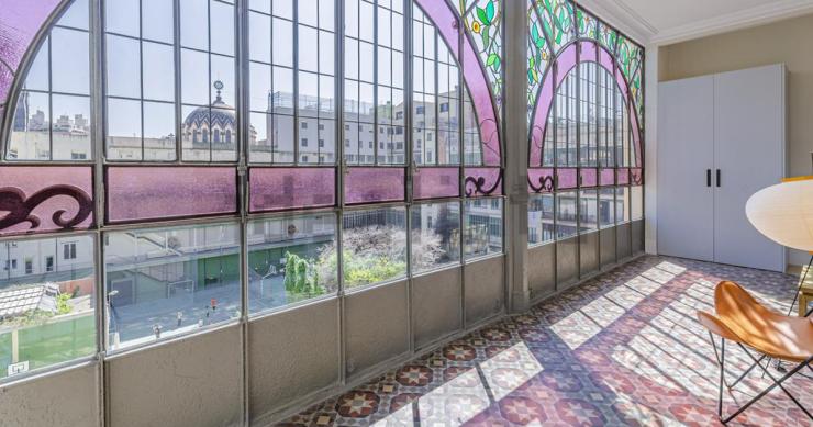 En venta un piso de lujo en el edificio modernista Casa Oller de Barcelona por 1,6 millones