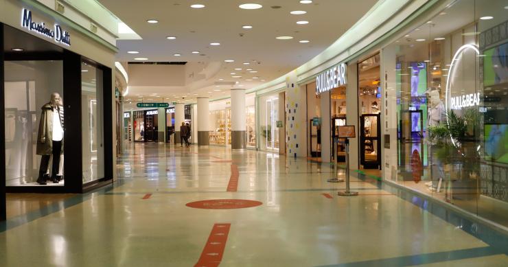 Un centro comercial vacío en Vigo, Galicia (España)