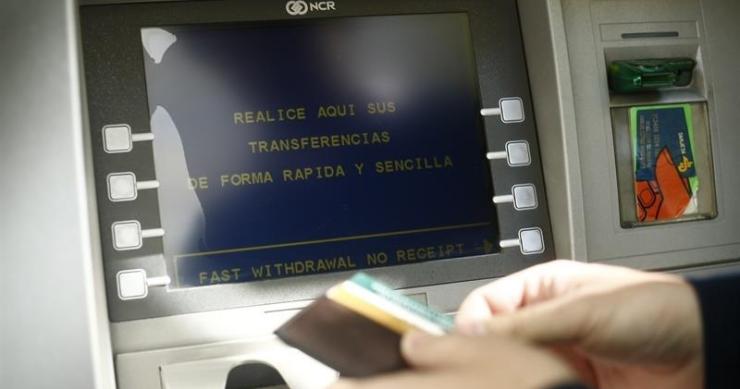 La red de oficinas bancarias en España sigue reduciéndose y cae por debajo de las 19.000 en marzo