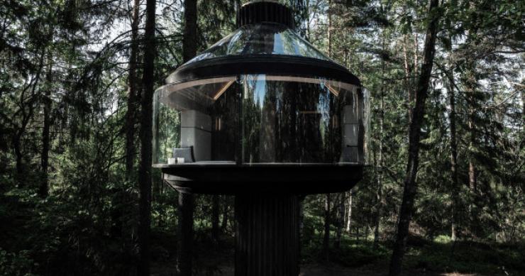 Así es la espectacular minicasa del árbol construida por la marca de coches Polestar 