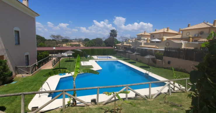 Xalet adossat en venda per 120.000