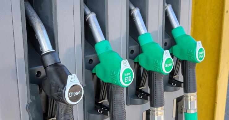 Gasolina adulterada o ilegal: cómo evitar engaños al llenar el depósito