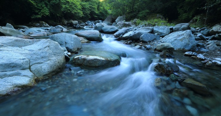 Détendez-vous dans une source d'eau chaude naturelle en Espagne / Mountainhome