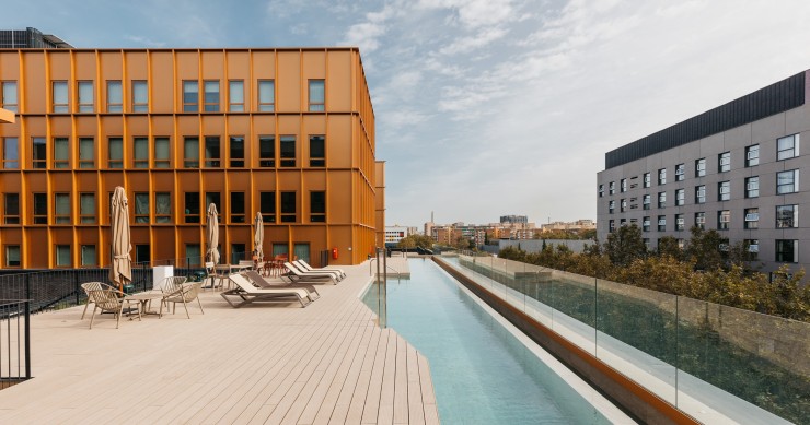 Aparto/ Hines
