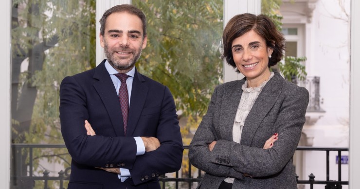 Los responsables del nuevo área de inversión inmobiliaria de Bestinver, Enrique Sánchez-Rey y Marta Herrero.