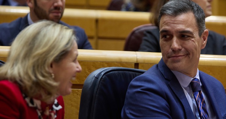 El presidente del Gobierno, Pedro Sánchez, y la vicepresidenta primera y ministra de Asuntos Económicos y Transformación Digital, Nadia Calviño.