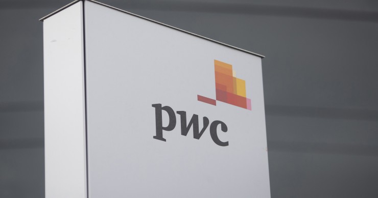 Archivo - Torre de PwC en España, en Madrid (España), a 22 de febrero de 2021. El consejo de administración de Almirall someterá al visto bueno de la junta general de accionistas, prevista para el próximo 7 de mayo, el nombramiento de KPMG como nuevo audi