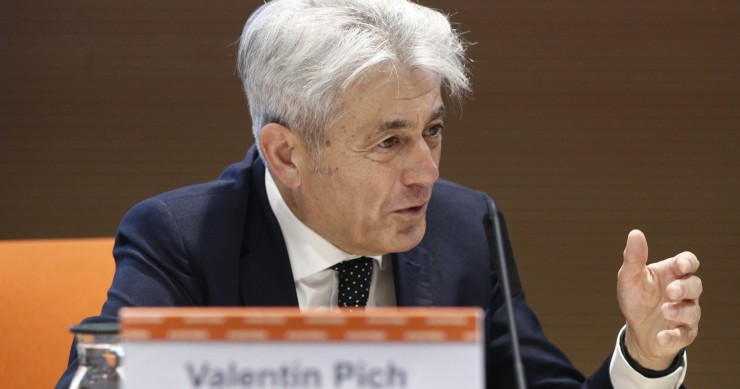 Archivo - El presidente del Consejo General de Economistas de España, Valentín Pich.