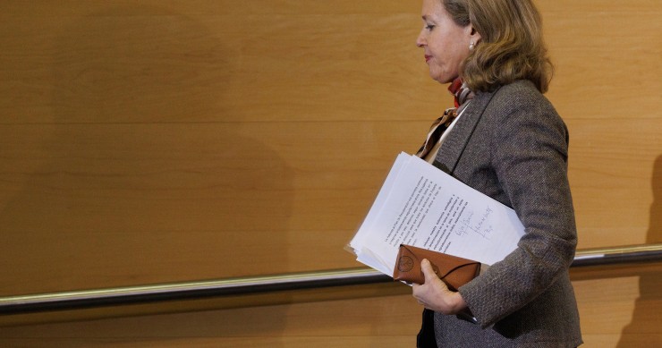 La vicepresidenta primera y ministra de Asuntos Económicos y Transformación Digital, Nadia Calviño, a su llegada a una rueda de prensa tras una nueva reunión de la Conferencia Sectorial para la Mejora Regulatoria y el Clima de Negocios, en la sede del Min