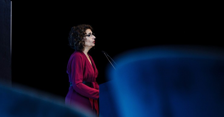 La ministra de Hacienda y Función Pública, María Jesús Montero, interviene en la presentación de ‘Future: Fast Forward’, agrupación empresarial del sector de la automoción, en el Espacio La Nave, a 2 de febrero de 2023, en Madrid (España). 62 empresas, li