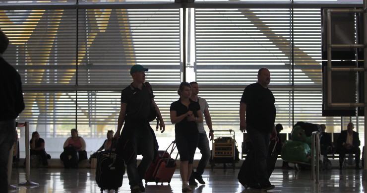 Archivo - Aeropuerto de Barajas, turismo, turistas, viajeros, viajes, avión, AENA, salidas, llegadas, retrasos, maletas, equipaje, embarque, embarcar.