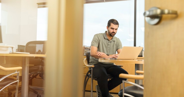 56% of Spaniards are afraid of losing their jobs, the highest percentage in Europe