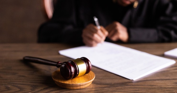 Las costas procesales son los gastos que se deben cubrir durante un proceso judicial