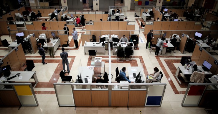 Archivo - Vista general de la Oficina de la Agencia Tributaria en la Calle Guzmán el Bueno 