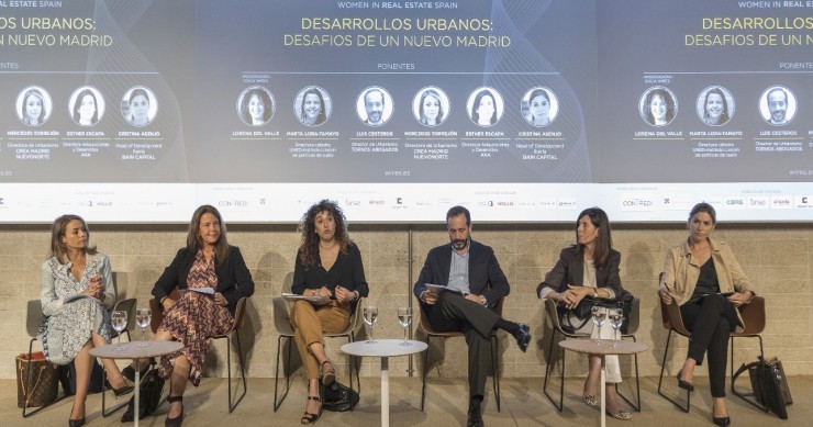 Invitados al debate “Desarrollos urbanos: desafíos de un nuevo Madrid”,