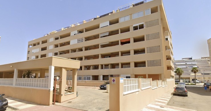 Vivienda en subasta de Aifos en Roquetas de Mar (Almería)