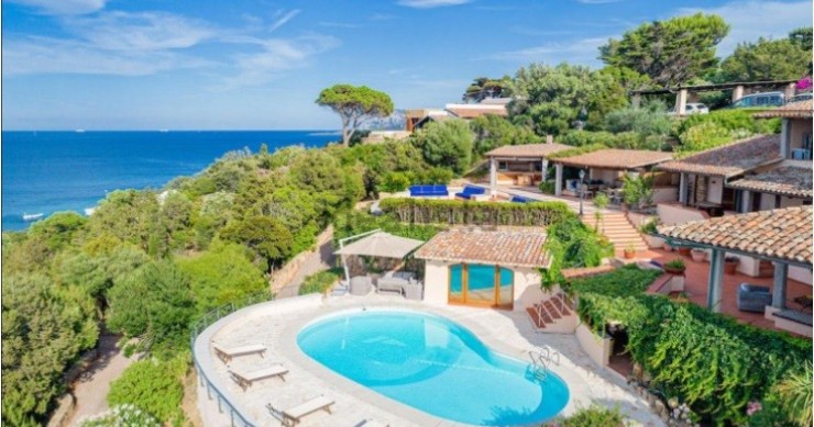 Claudia Cardinale's former villa with swimming pool in Sardinia for sale at 15 million