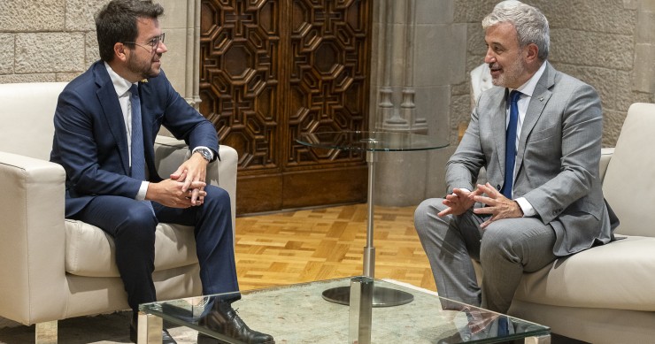 El alcalde de Barcelona, Jaume Collboni, y el presidente de la Generalitat de Catalunya, Pere Aragonès