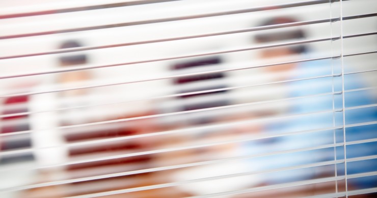 Entrada de Hacienda en una oficina