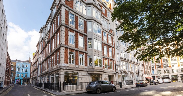 Archivo - Edificio de oficinas en Londres comprado por Santalucía.