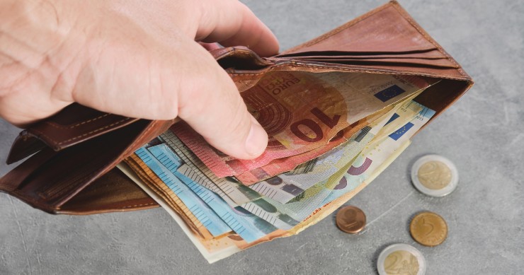 Archivo - Dinero en efectivo