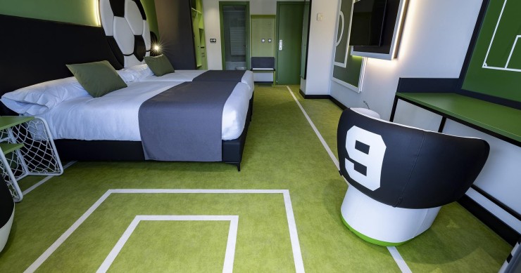 Una de las habitaciones de los hoteles de Magic World