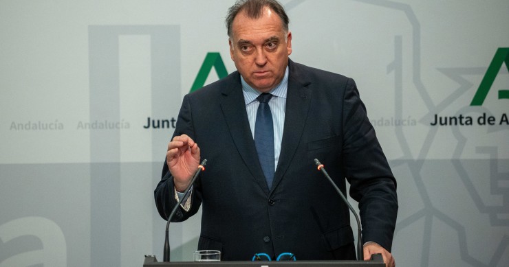 El consejero de Turismo, Cultura y Deporte, Arturo Bernal durante la rueda de prensa posterior al Consejo de Gobierno andaluz en el Palacio de San Telmo. A 29 de enero del 2024, en Sevilla