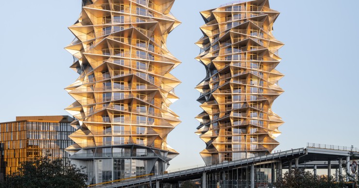Las dos torres Kaktus están construidas de forma desigual y se sitúan en el barrio emergente de Vesterbro, en Copenhague.