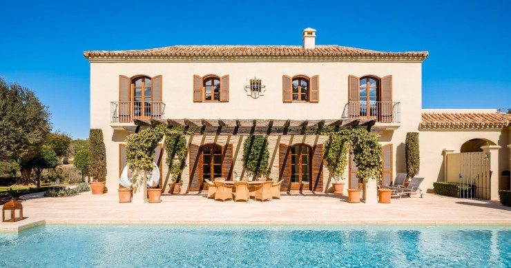 Moradia espanhola de luxo à venda em San Roque Club, Sotogrande