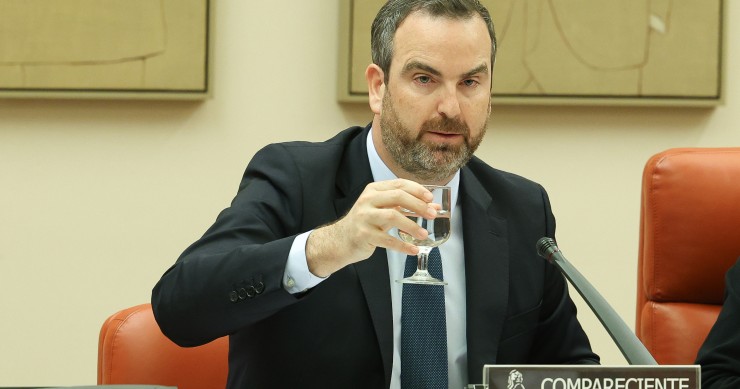 El Director General del Tesoro y Política Financiera, Álvaro López Barceló, durante la Comisión de Economía, Comercio y Transformación Digital, en el Congreso de los Diputados, a 6 de febrero de 2024, en Madrid (España). 