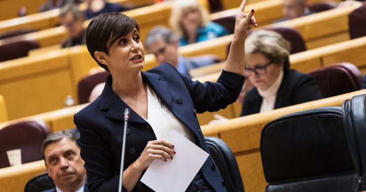 La ministra de Vivienda y Agenda Urbana, Isabel Rodríguez, interviene durante una sesión plenaria en el Senado, a 20 de febrero de 2024, en Madrid (España).