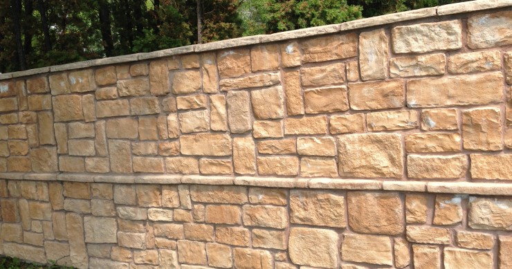 ¿Puedo poner una valla o muro exterior a la altura que quiera?