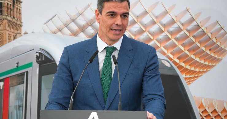 El presidente del Gobierno, Pedro Sánchez, este lunes en Dos Hermanas (Sevilla).